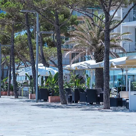 Hauzify I Superbeach Apartment *